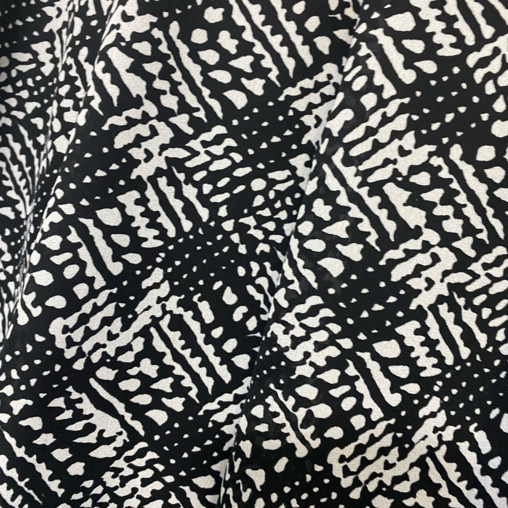 Alfani Black and White Geometric flare Skirt women’s size M - Picture 2 of 9
